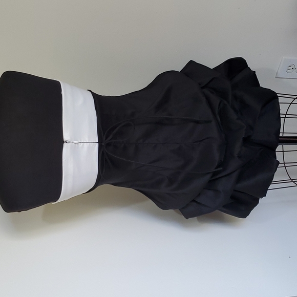NWT - City Triangles Black/Offwhite Short Strapless Formal - Size 11 - Picture 6 of 13